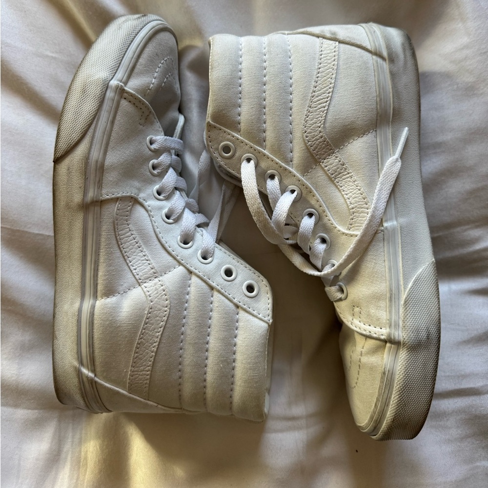 White Vans Sk8-Hi Canvas Shoe
